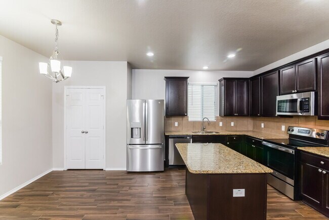 Building Photo - 11811 Dove Ranch