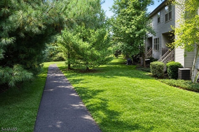 Building Photo - 2406 Taggert Dr