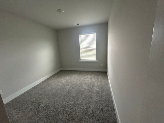 Building Photo - 5784 Harebell Rd