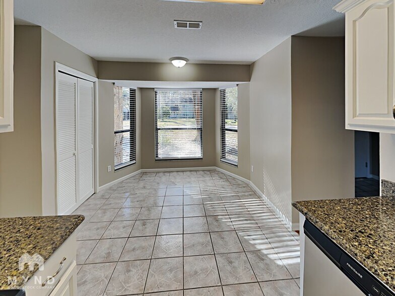 Building Photo - 3315 Blackfoot Trail S