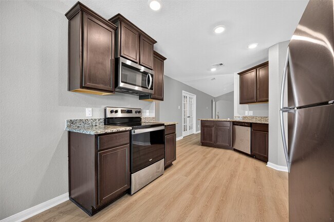 Building Photo - 21018 Solstice Point Dr
