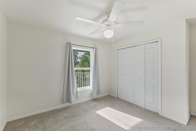 Building Photo - 8007 Royal Ct