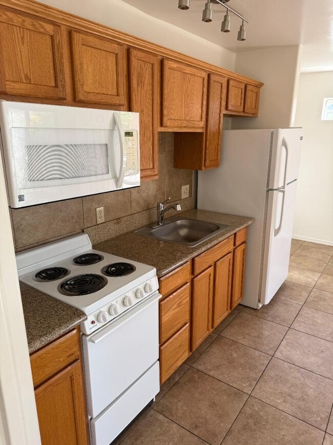 Building Photo - 1291 Vaquero Dr