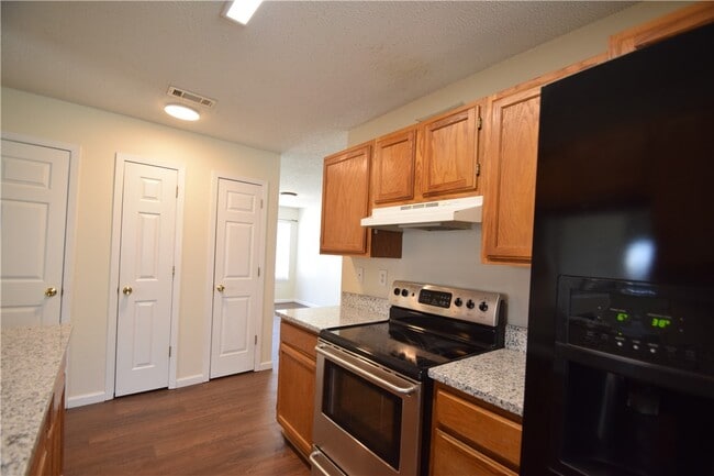 Building Photo - 207 SE 16th St