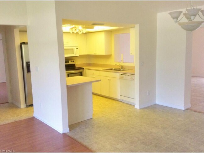 Building Photo - 1704 SE 1st St