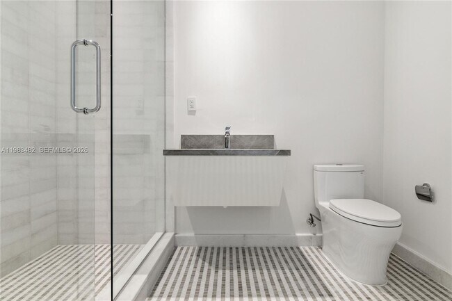 Building Photo - 700 NE 26th Terrace