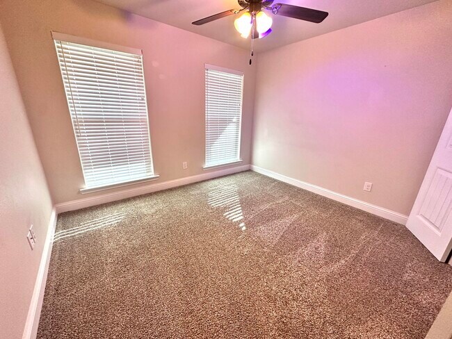 Building Photo - 7526 102nd St