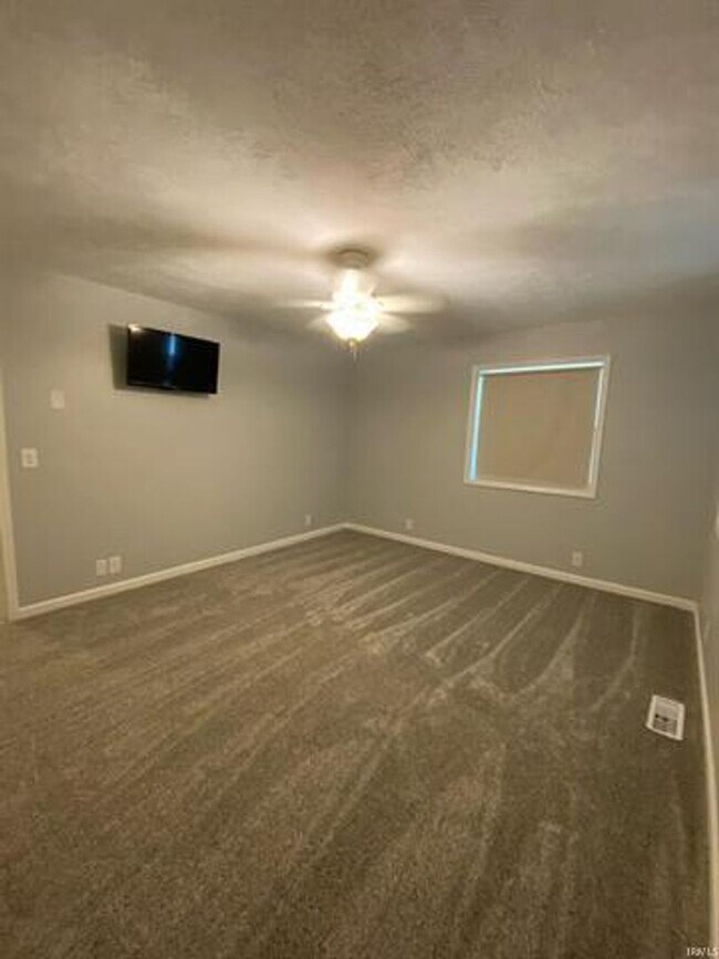Building Photo - 17401 N County Rd 550 E