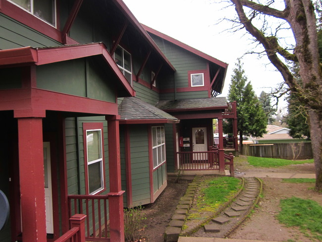 Building Photo - Plaza De Cedro Apts