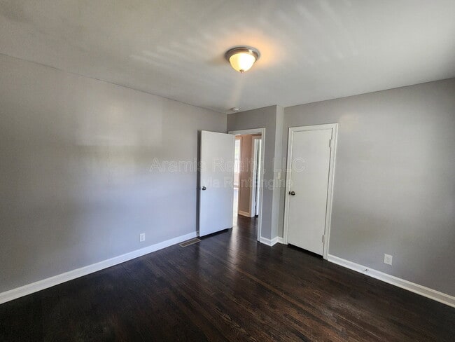 Building Photo - 120 Burbank Dr NW