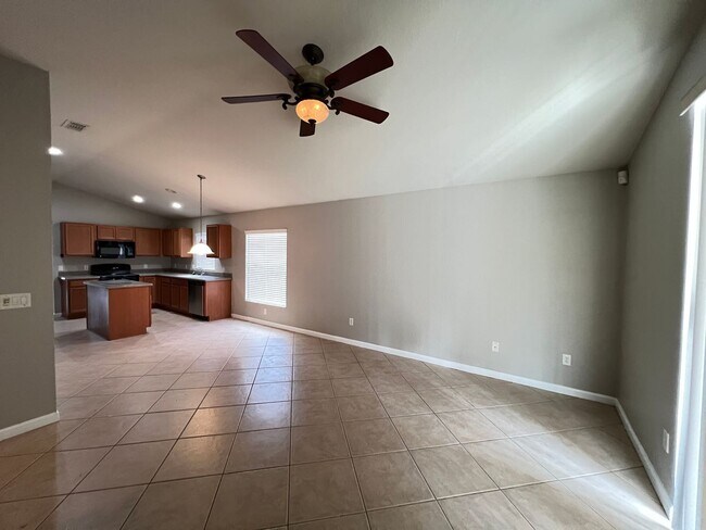 Building Photo - You’ve Found IT! Your Next Home! 4 Bedroom, 2 Bathroom in Ocala — $500 Off a Month’s Rent!!!
