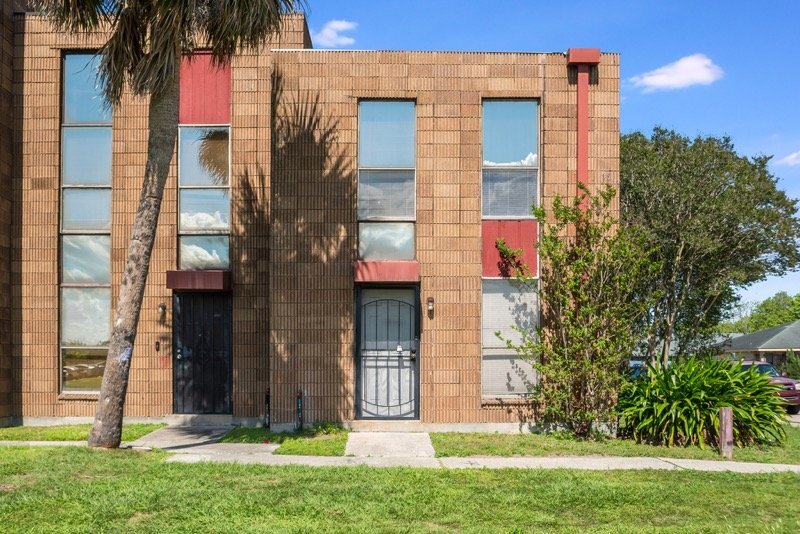 Building Photo - 10821 Roger Dr