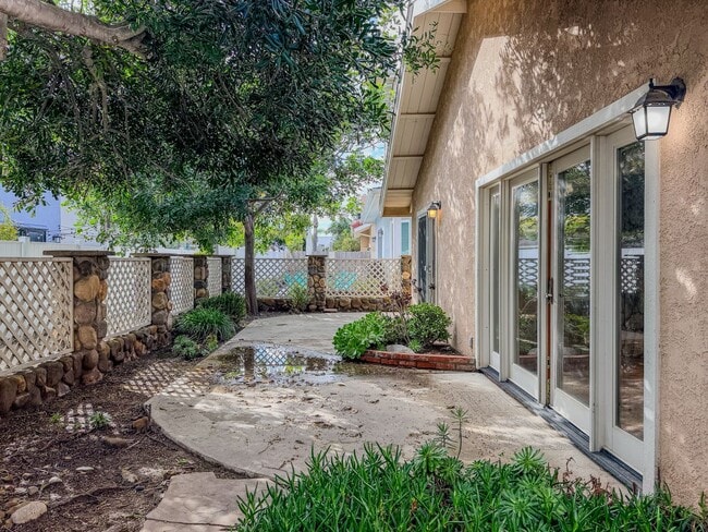 Building Photo - 5142 Sandpiper Way