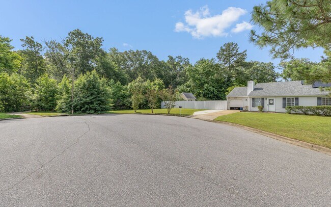 Building Photo - 3 Bedroom Ranch
