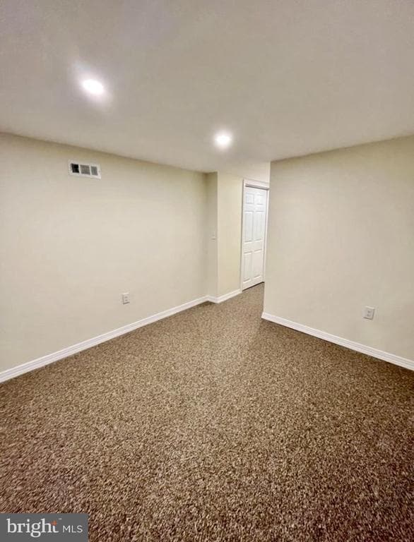 Building Photo - 22 Maple St