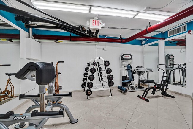 Building Photo - 4100 Galt Ocean Dr