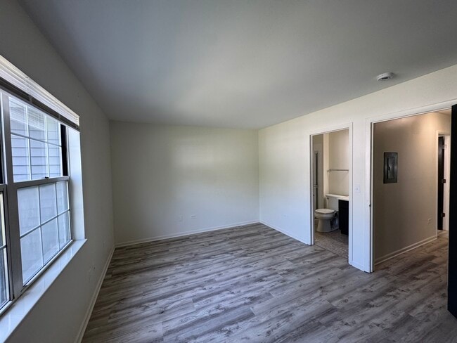 Building Photo - 458 N Lake Shore Dr