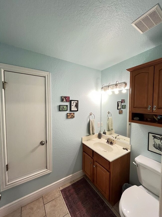 Building Photo - 3 bedroom 2 bath custom home, 2 car garage...