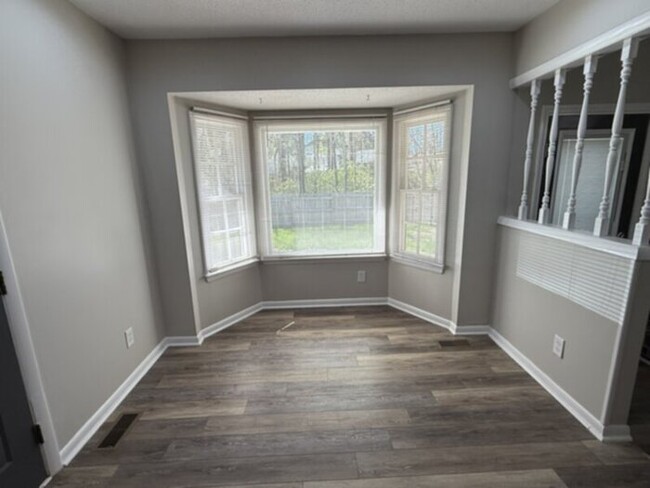Building Photo - 629 Torhunta Dr