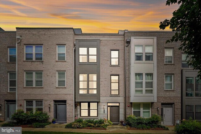 Building Photo - 13358 Sherwood Park Ln