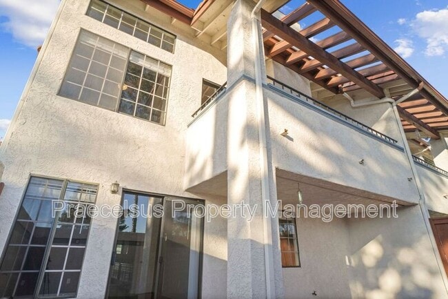 Building Photo - 1535 Apache Dr