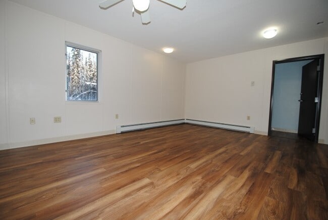 Building Photo - 2 Bed/1 Bath off Nordale Rd