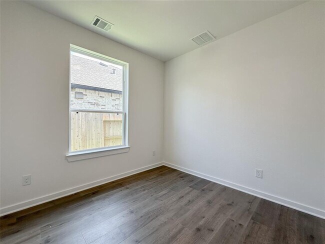 Building Photo - 541 Sand Branch Dr