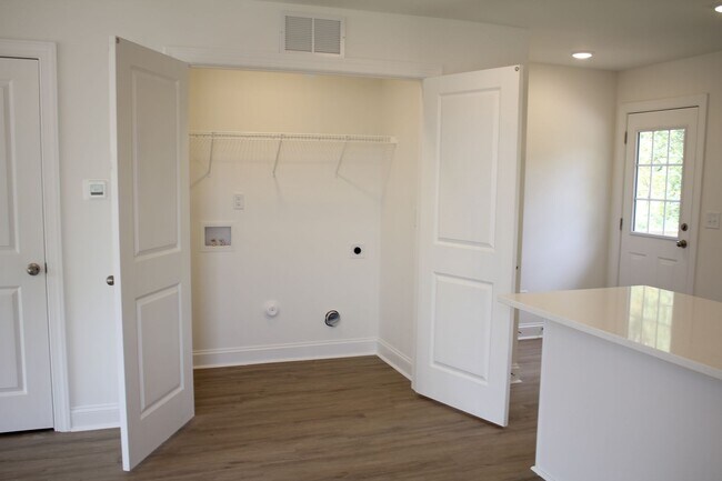 Building Photo - Almost - Brand new townhouse in Kannapolis...