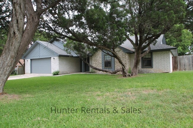 Building Photo - Country Trails Classic!