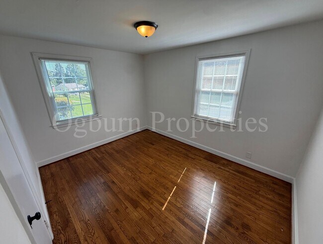 Building Photo - 1405 Revere Rd
