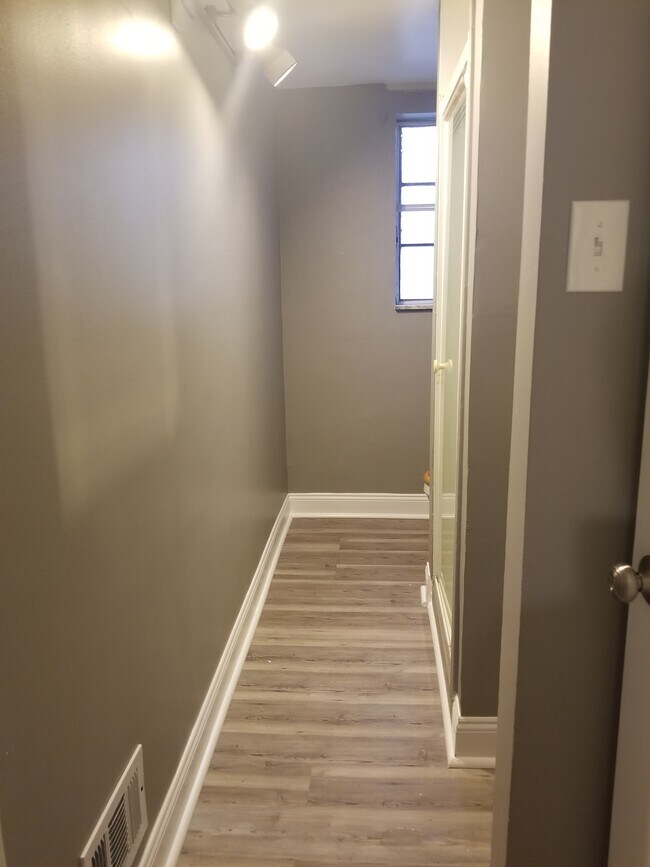 Bathroom - 519 Carothers Ave