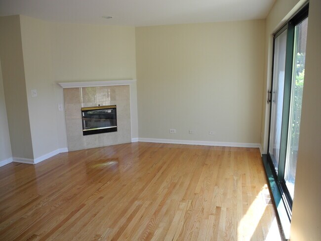 Building Photo - 824 S Leavitt St