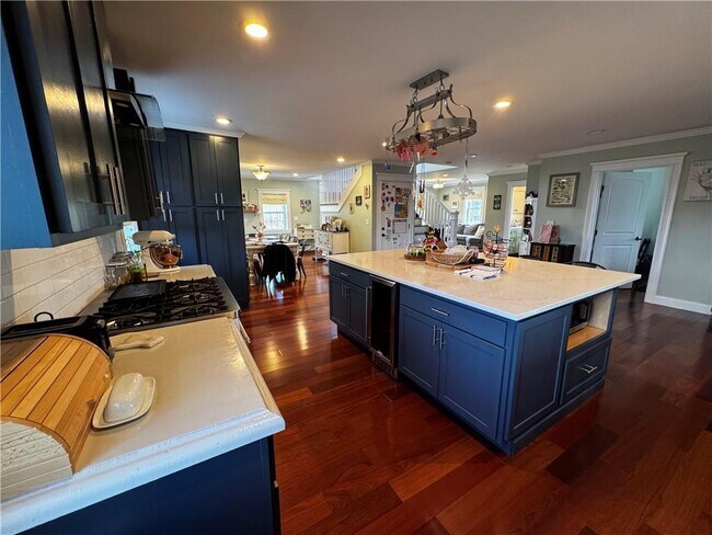 Building Photo - 73 Dye Hill Rd