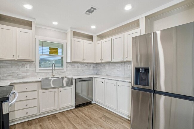 Building Photo - 1609 American Dr