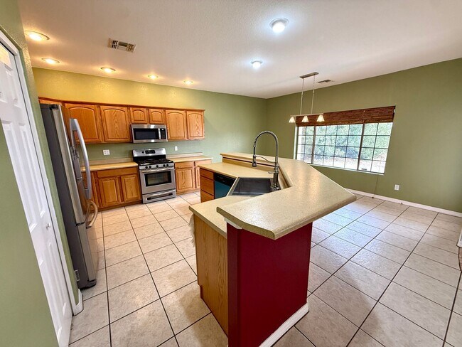 Building Photo - 2116 Roy Rogers Way