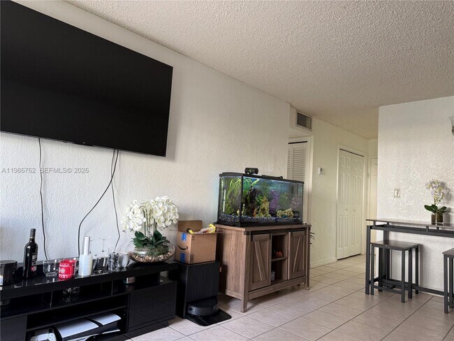 Building Photo - 4550 NW 9th St