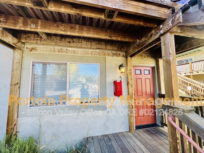 Building Photo - Creekside Apartments