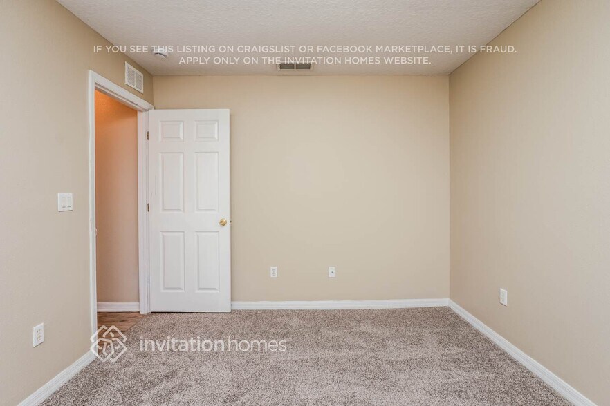 Building Photo - 2440 Oak Mill Dr