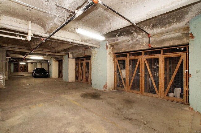 Building Photo - 1136 Washington Ave