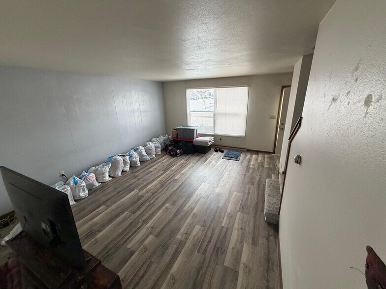 Building Photo - 214 S Eagle St