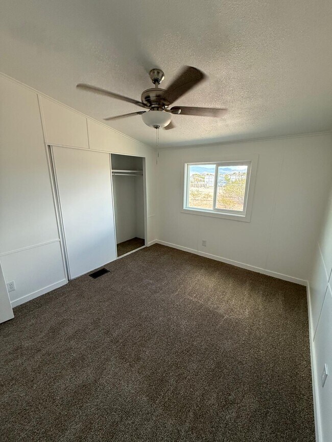 Building Photo - 13687 S Hound Dog Rd