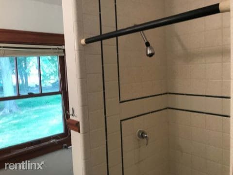 Building Photo - 4 br, 2 bath House - 3030 West Michigan Av...