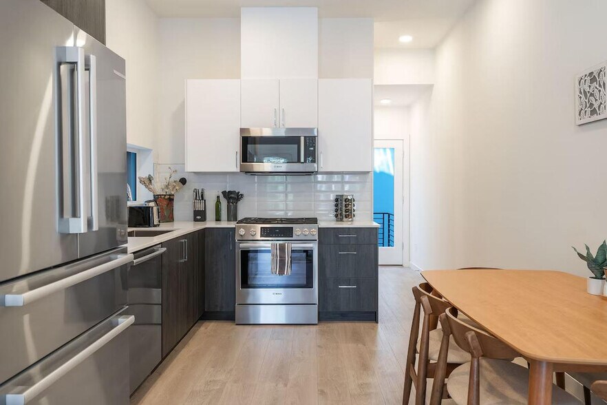 Building Photo - 1835 14th Ave