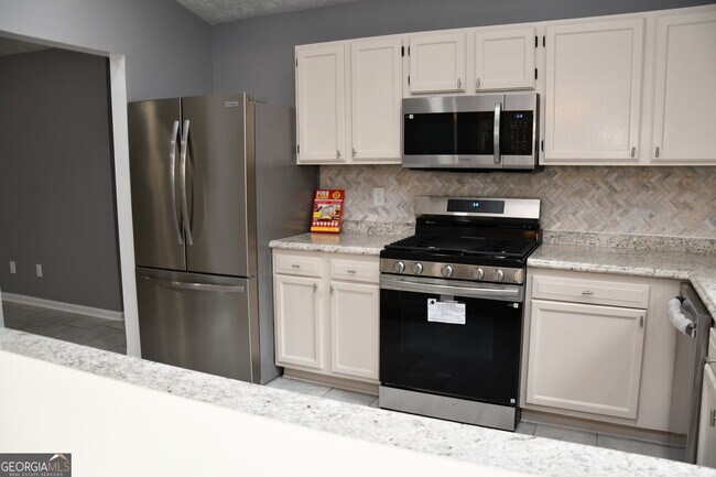 Building Photo - 5932 Homestead Cir