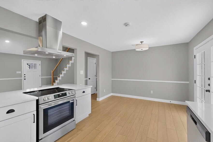 Building Photo - 1600 Crimson Ct