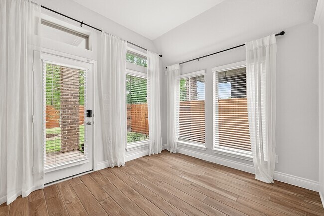 Building Photo - 17171 Crimson Crest Dr