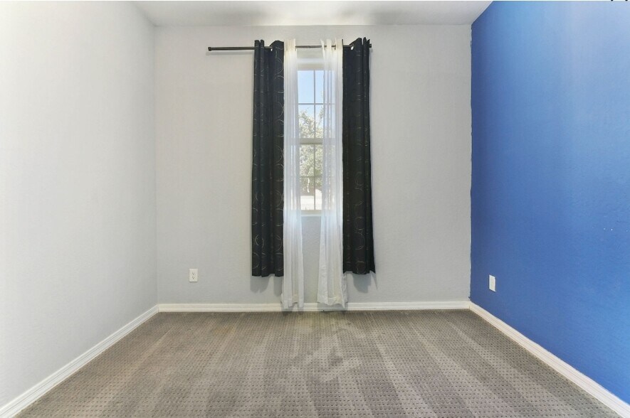 Building Photo - 7707 S 37th St