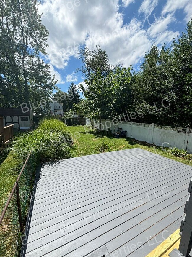 Building Photo - 26 Stratford Ave