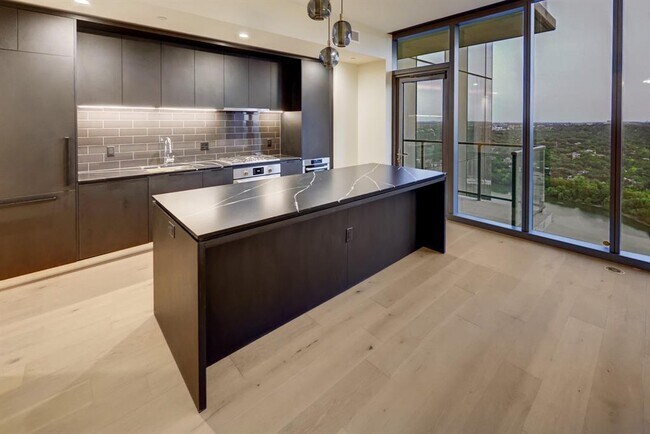 Building Photo - 44 East Ave