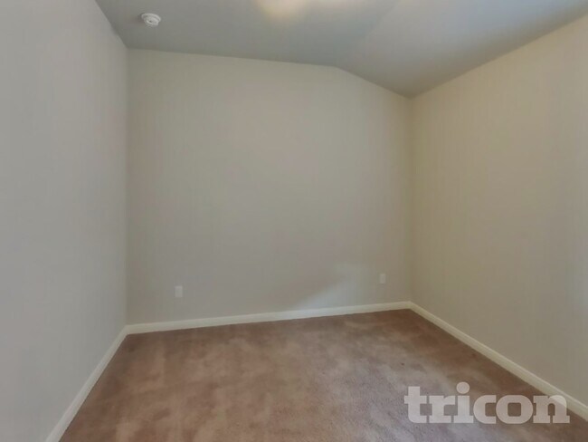 Building Photo - 13693 Paxton Blvd